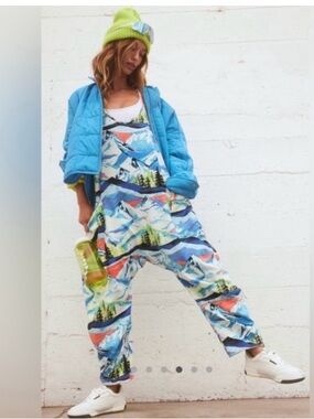 NWOT FREE PEOPLE Movement Printed Hot Shot Onesie in Skinic Route Apres Combo